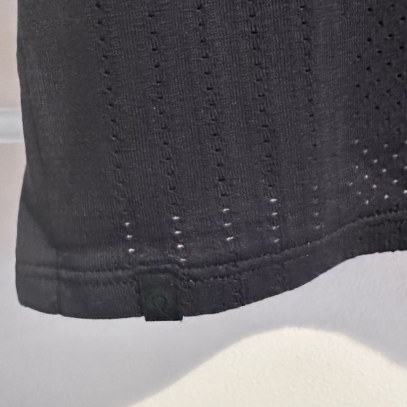 Lululemon Cropped Tank - Picture 4 of 5